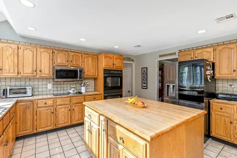 41 Astor Avenue Saint James NY 11780