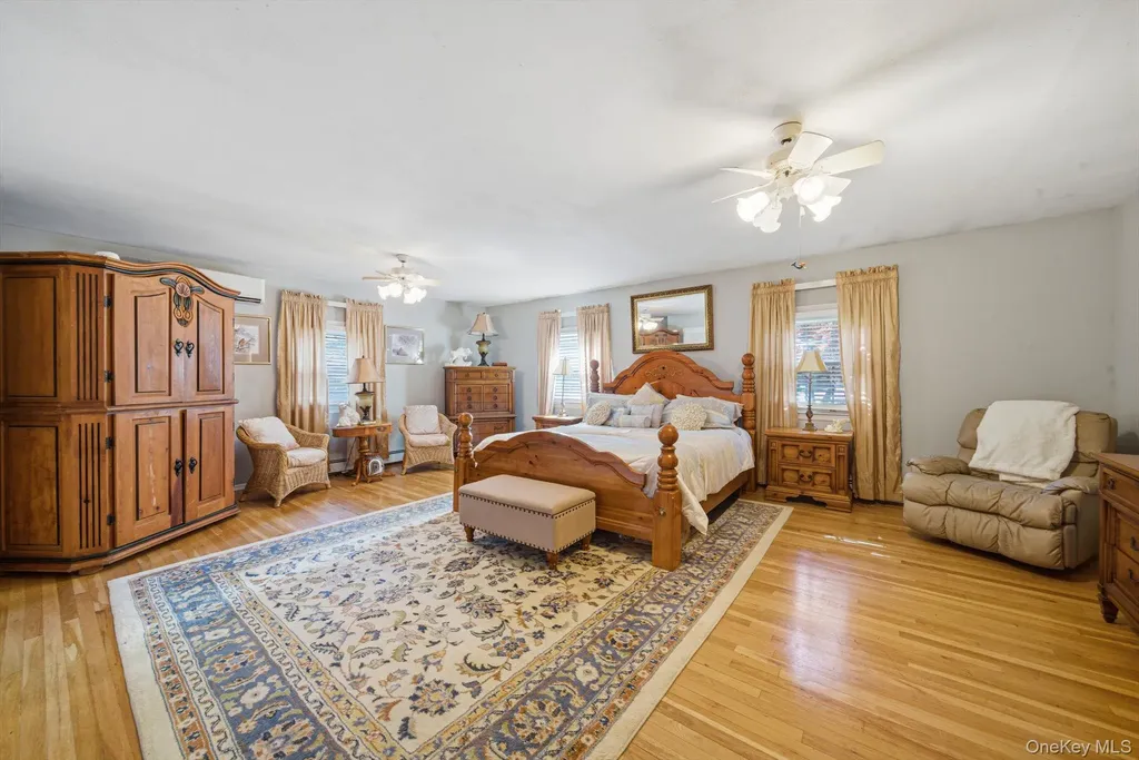 2 Rainbow Lane East Moriches NY 11940