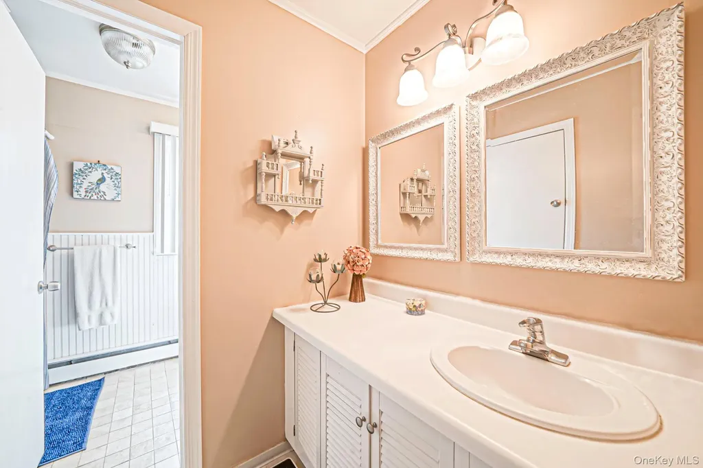 2 Rainbow Lane East Moriches NY 11940