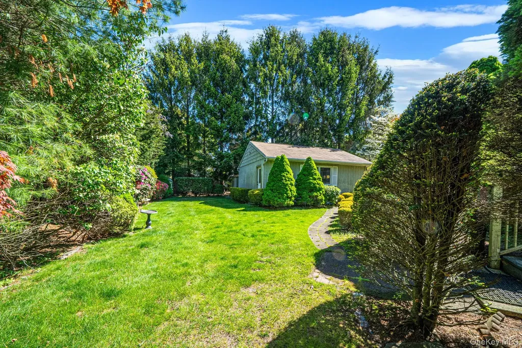 2 Rainbow Lane East Moriches NY 11940