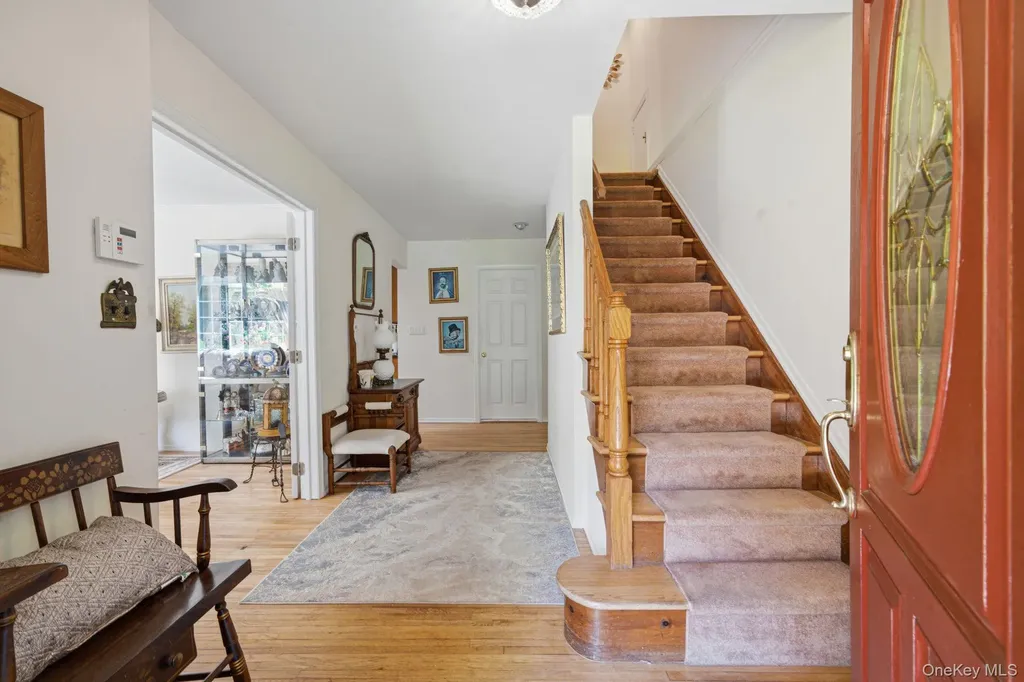 2 Rainbow Lane East Moriches NY 11940