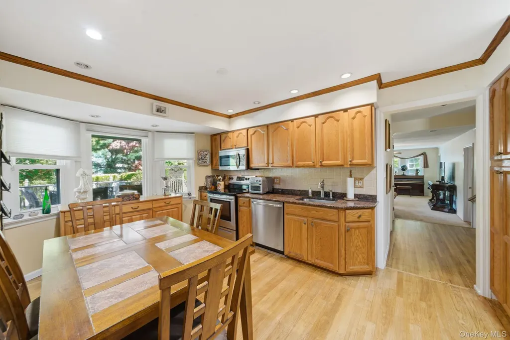 2 Rainbow Lane East Moriches NY 11940