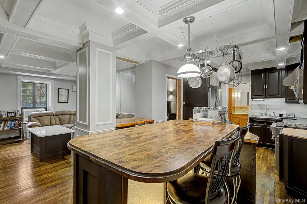 45 W Pondfield Road Bronxville NY 10708