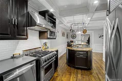 45 W Pondfield Road Bronxville NY 10708