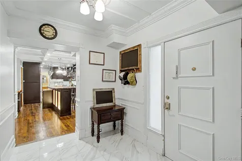 45 W Pondfield Road Bronxville NY 10708