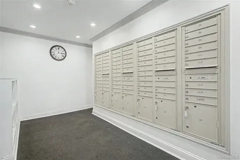 45 W Pondfield Road Bronxville NY 10708