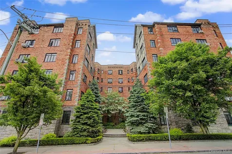 45 W Pondfield Road Bronxville NY 10708