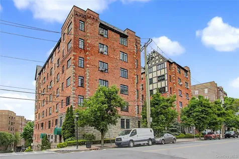 45 W Pondfield Road Bronxville NY 10708