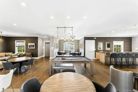 1001 Mill Creek N Roslyn NY 11576