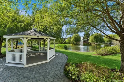 1001 Mill Creek N Roslyn NY 11576