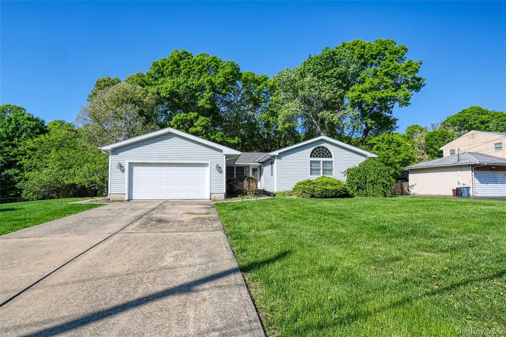 20 Valley Drive East Moriches NY 11940