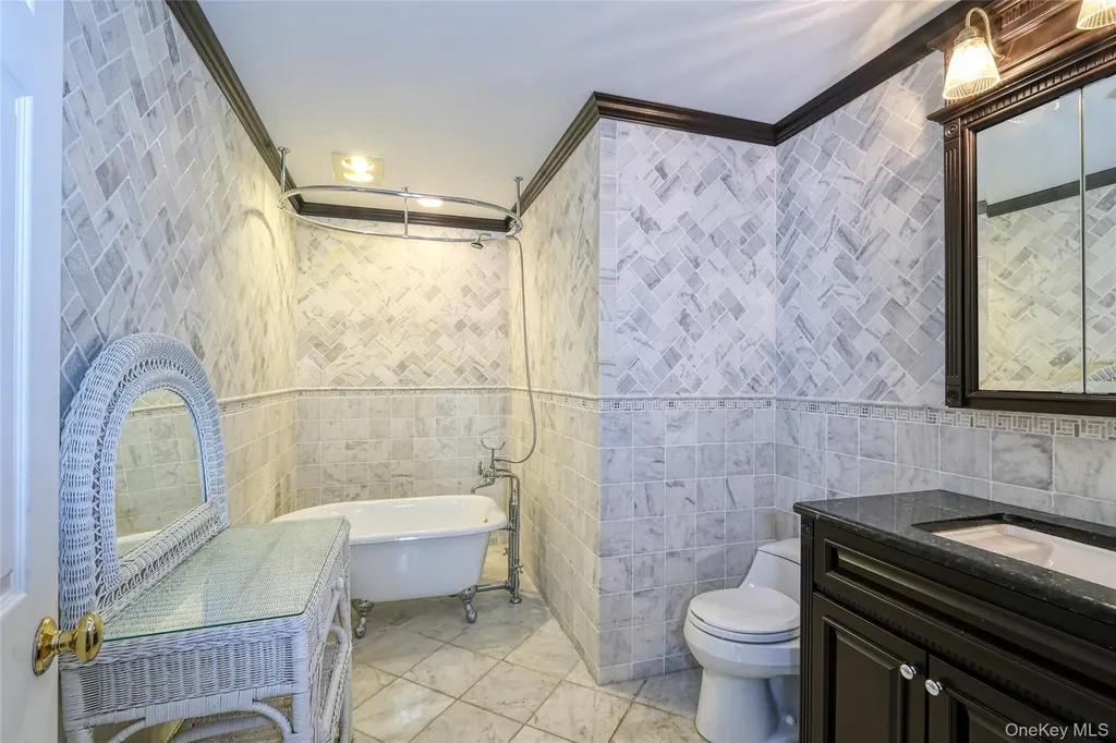 20 Valley Drive East Moriches NY 11940