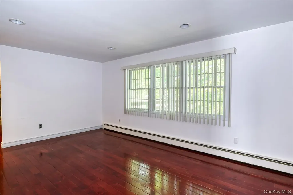 20 Valley Drive East Moriches NY 11940