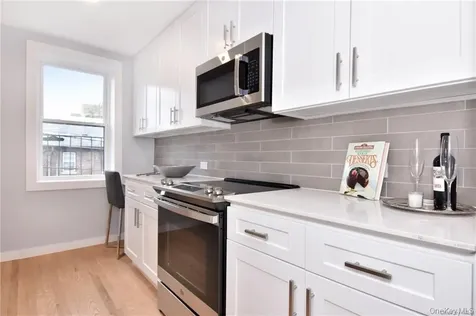 651 W Boulevard Pelham NY 10803
