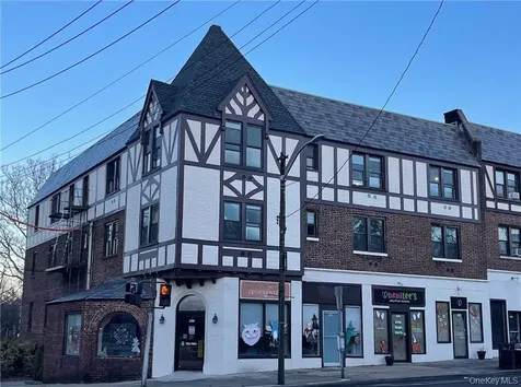 651 W Boulevard Pelham NY 10803