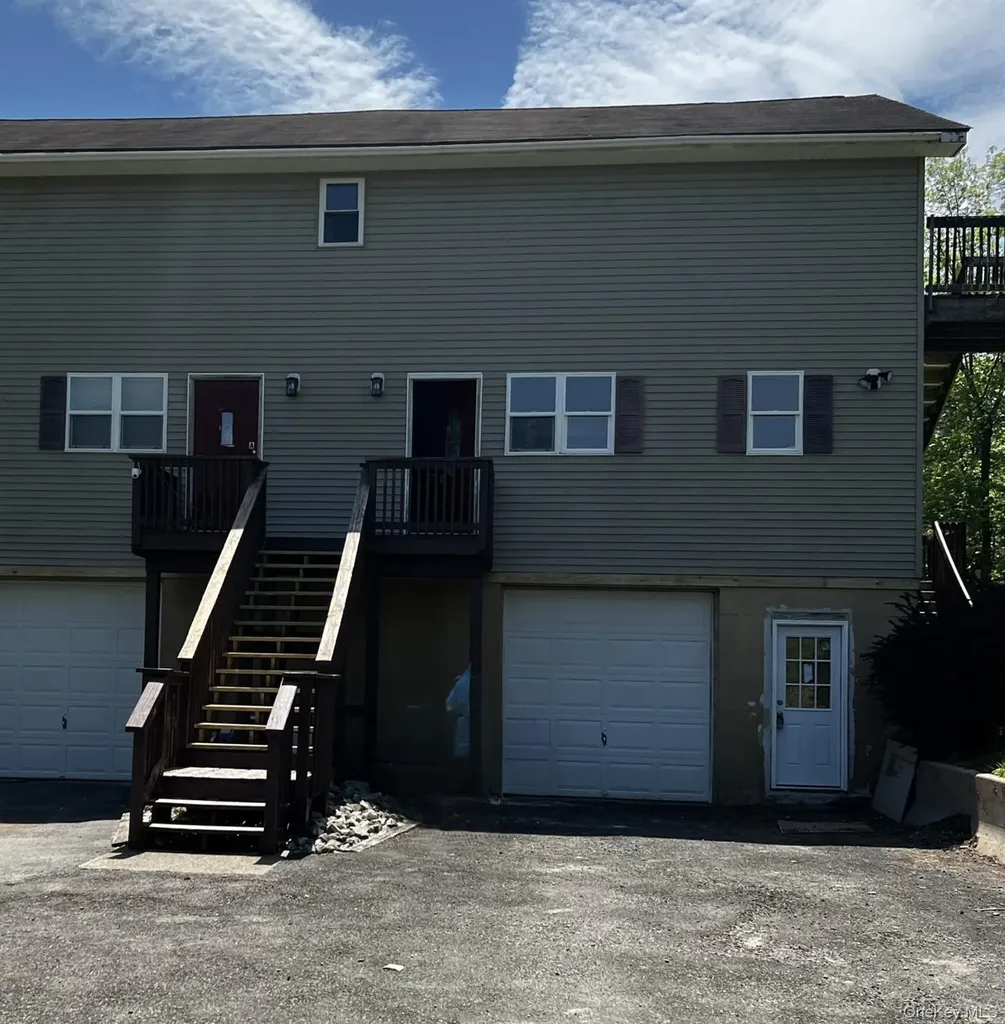 400 Round Lake Road Rhinebeck NY 12572