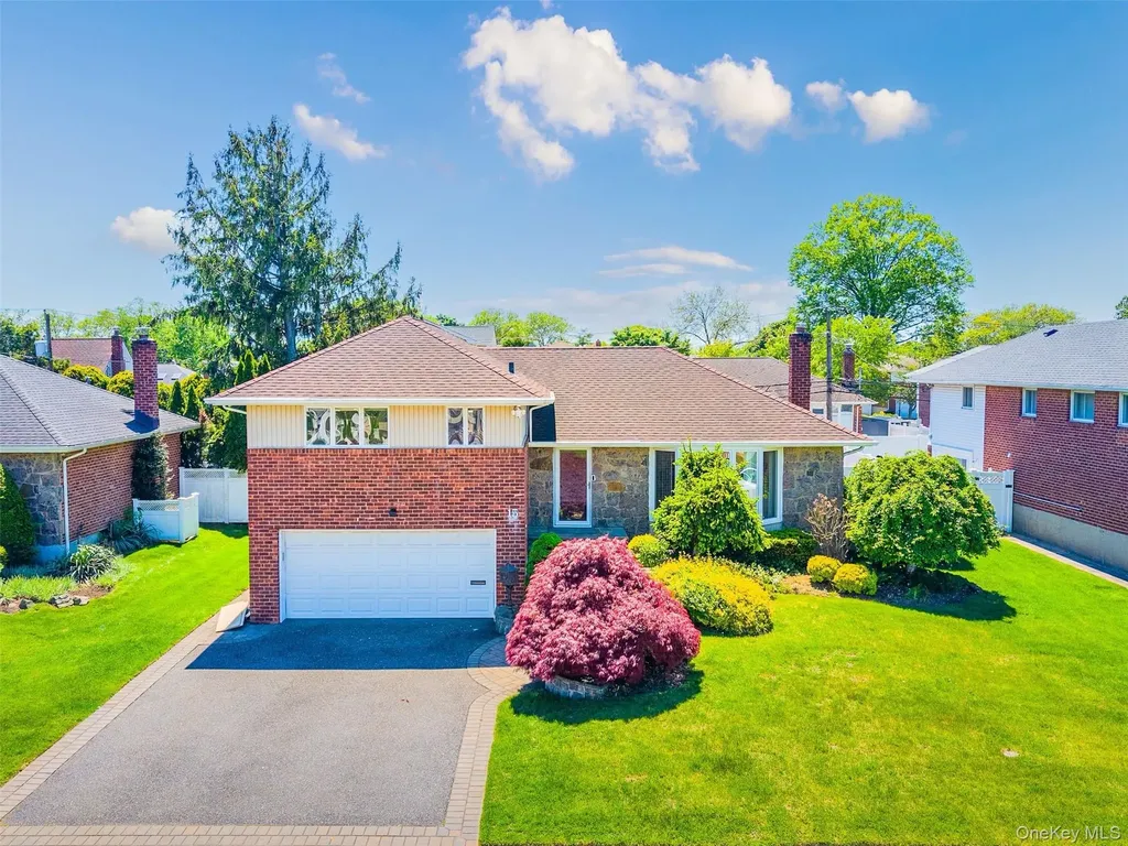15 Hillvale Road Syosset NY 11791