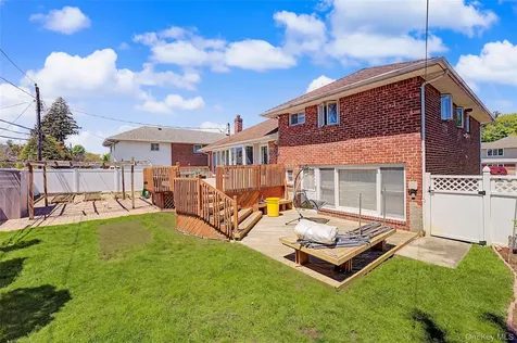 15 Hillvale Road Syosset NY 11791
