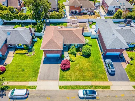 15 Hillvale Road Syosset NY 11791