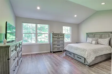 131 Meadow Lane Nanuet NY 10954