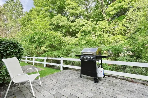 131 Meadow Lane Nanuet NY 10954