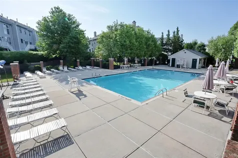 131 Meadow Lane Nanuet NY 10954