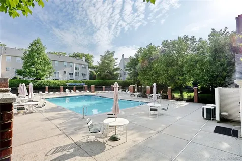 131 Meadow Lane Nanuet NY 10954