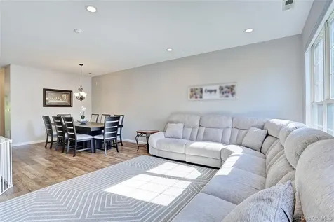 131 Meadow Lane Nanuet NY 10954