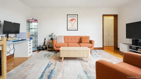 100 Parkway Bronxville NY 10708