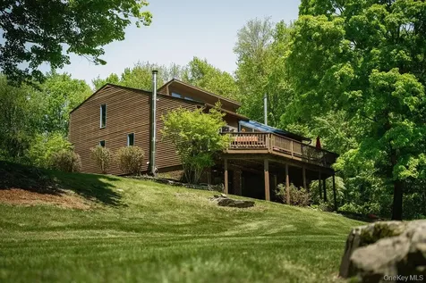 78 Rymph Road Staatsburg NY 12580