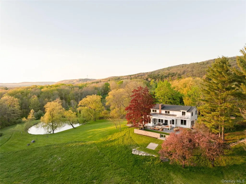 54 Far View Lane Hillsdale NY 12529