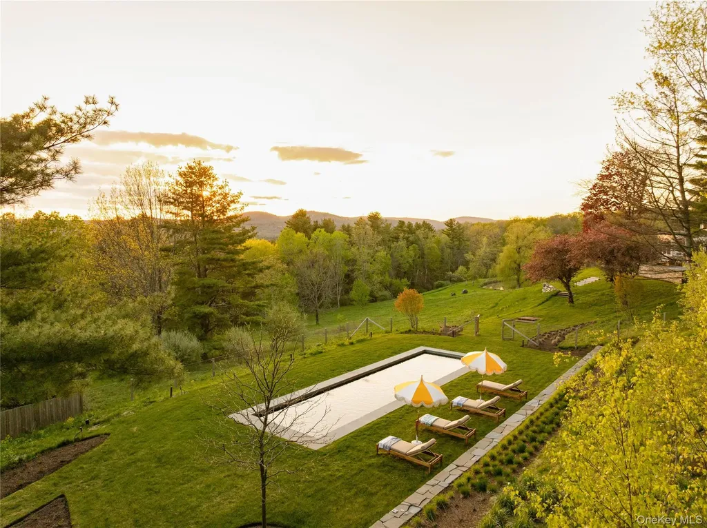 54 Far View Lane Hillsdale NY 12529