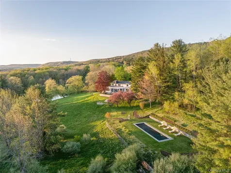 54 Far View Lane Hillsdale NY 12529