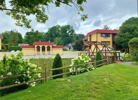 3 Granada Crescent White Plains NY 10603