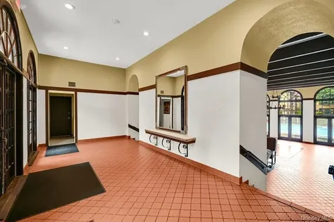 3 Granada Crescent White Plains NY 10603