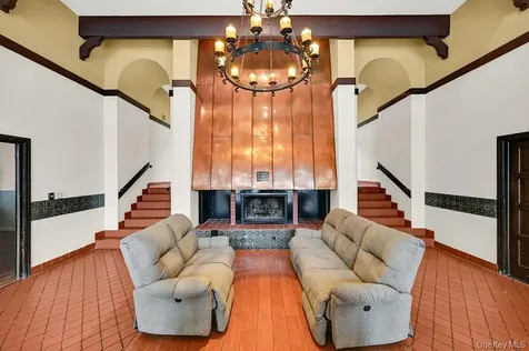 3 Granada Crescent White Plains NY 10603