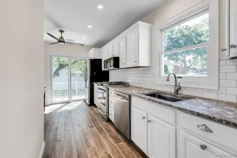 87 Willett Avenue Sayville NY 11782