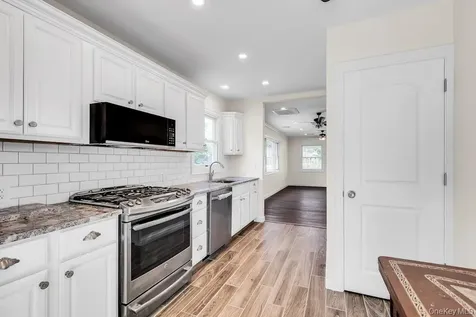 87 Willett Avenue Sayville NY 11782