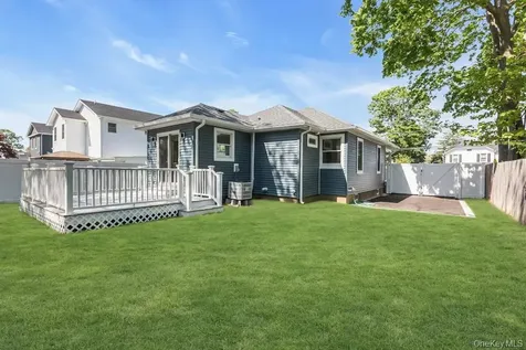 87 Willett Avenue Sayville NY 11782