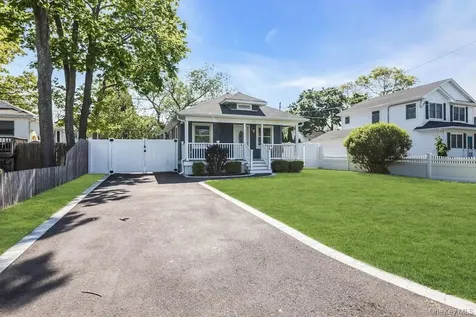 87 Willett Avenue Sayville NY 11782