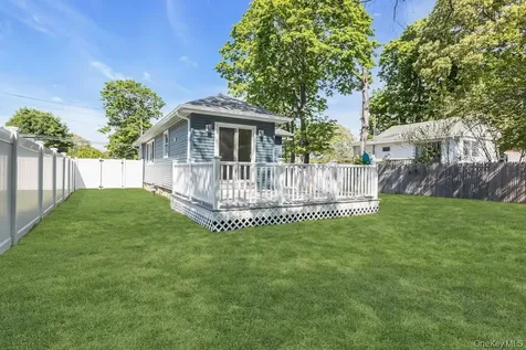 87 Willett Avenue Sayville NY 11782