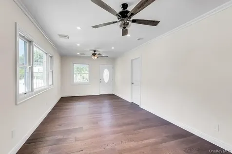 87 Willett Avenue Sayville NY 11782