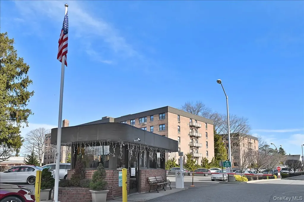 4 Birchwood Court Mineola NY 11501