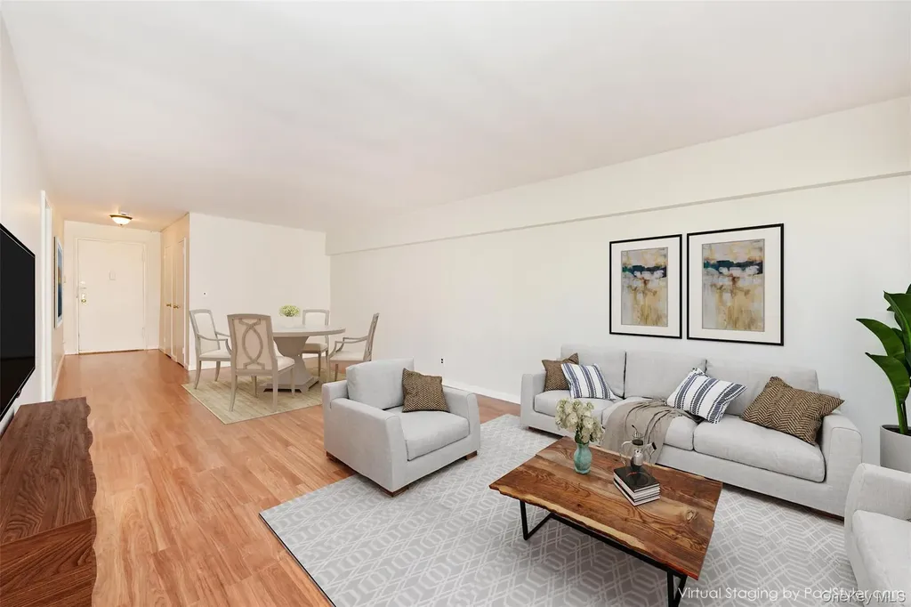 4 Birchwood Court Mineola NY 11501