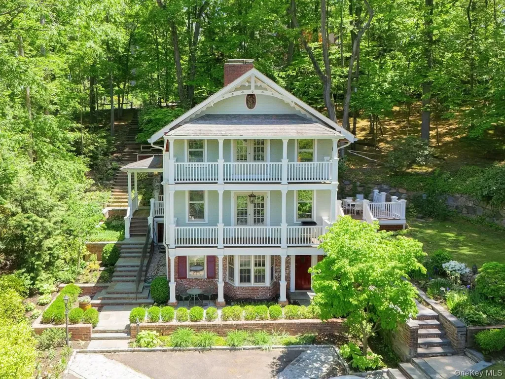 291 Prospect Avenue Sea Cliff NY 11579