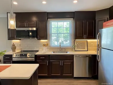 168 Fulton Street Farmingdale NY 11735