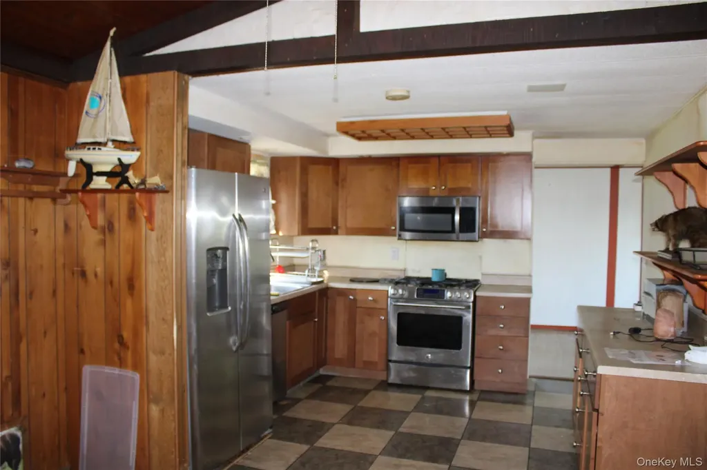 160 Holesapple Road Dover Plains NY 12522