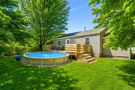 8 Wood Haven Place East Northport NY 11731