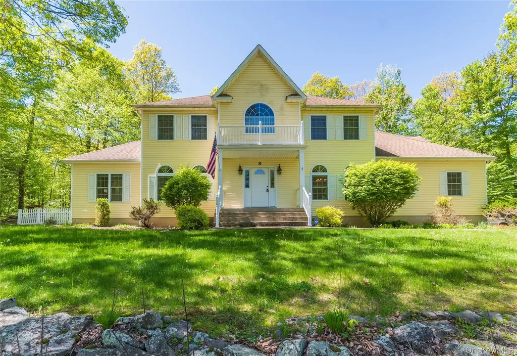14 Glen Rock Circle Highland NY 12528