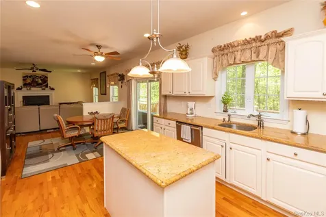 14 Glen Rock Circle Highland NY 12528